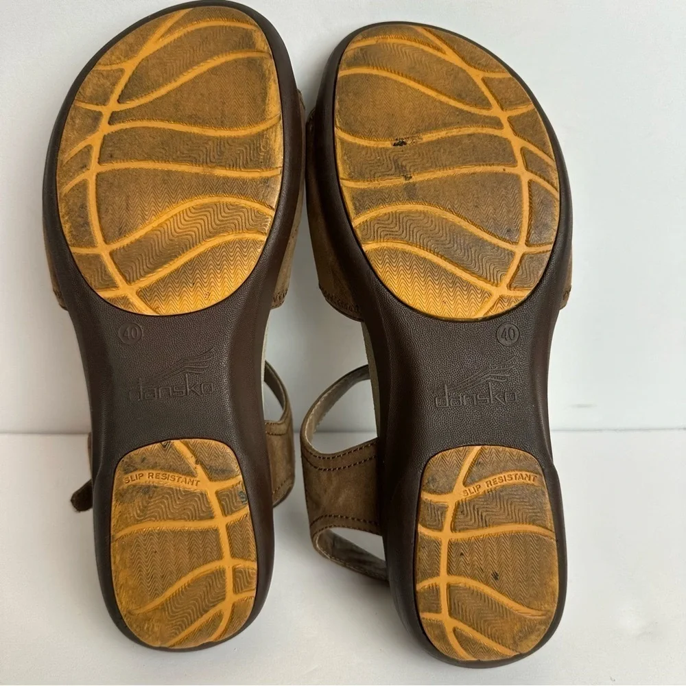 Dansko Iris Nubuck Sandals Women's Size 10 or EU Size 40 Shoes Beige Slingback